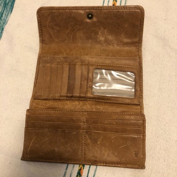 Genuine Frye Wallet - FRYE Melissa Continental Snap - Genuine Leather - Picture 4 of 6